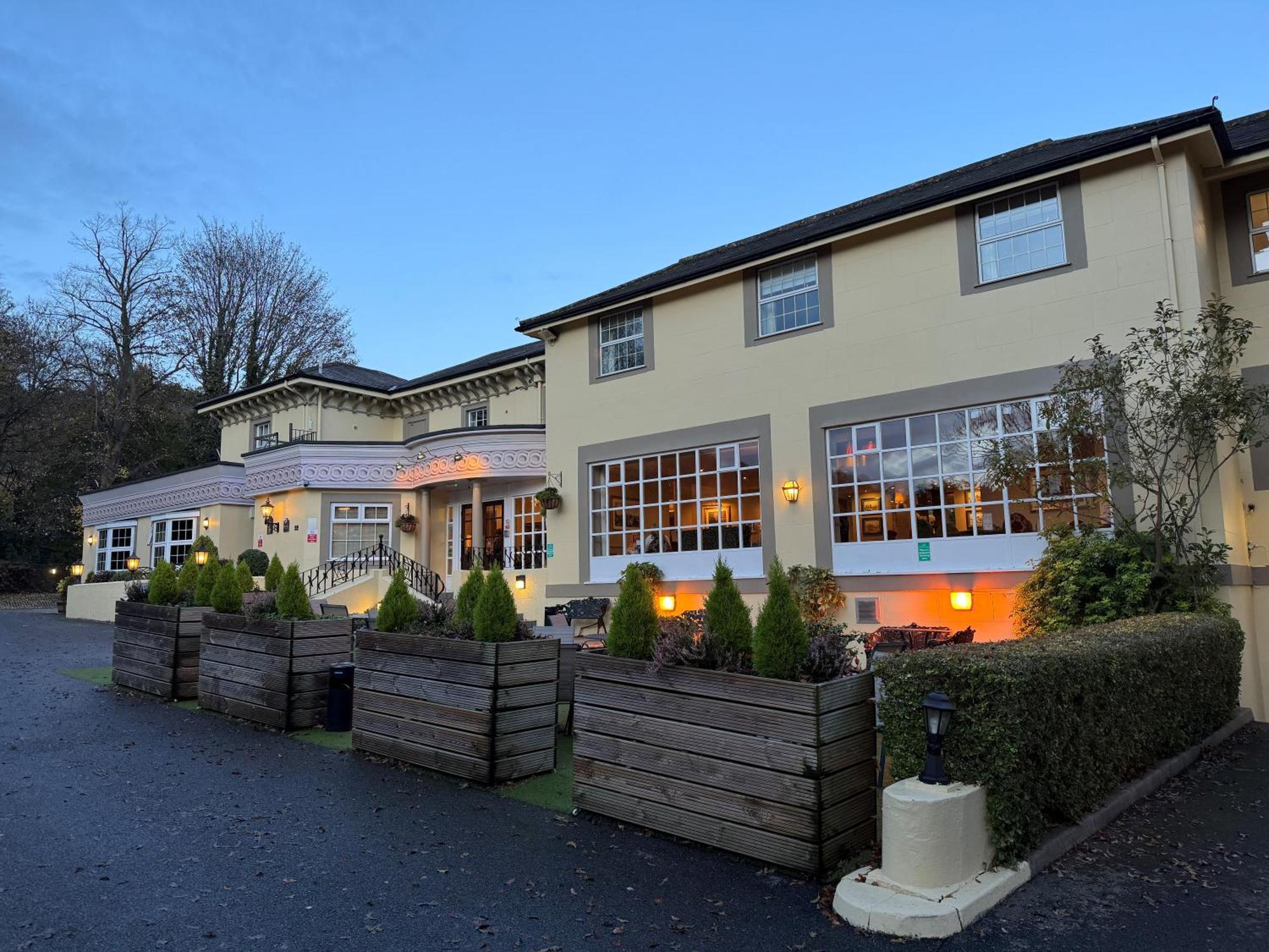 Reigate Manor Hotel Luaran gambar